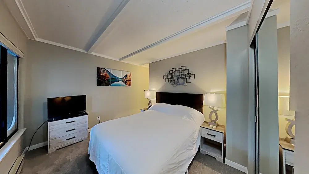 Spacious 2 BR Units at 1849 Condos With Free Pool, Parking & Wifi