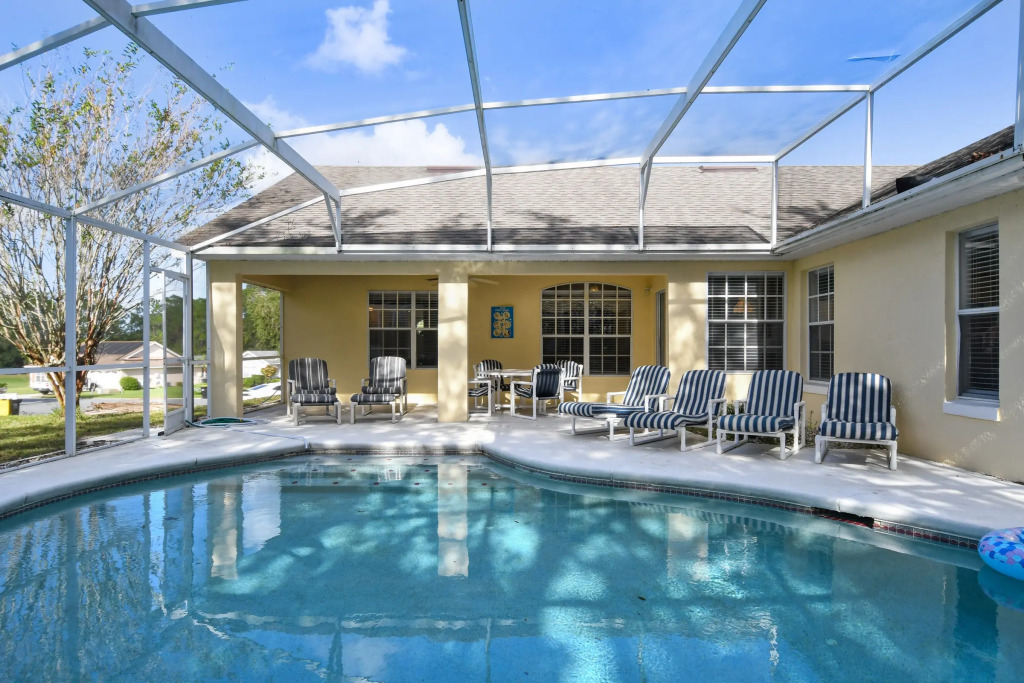 Floridian Pool Home close to Disney  , Davenport, US