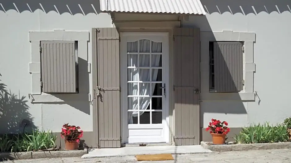 Mas Grimaud - Gîte- Studio et chambres dhôtes familiales