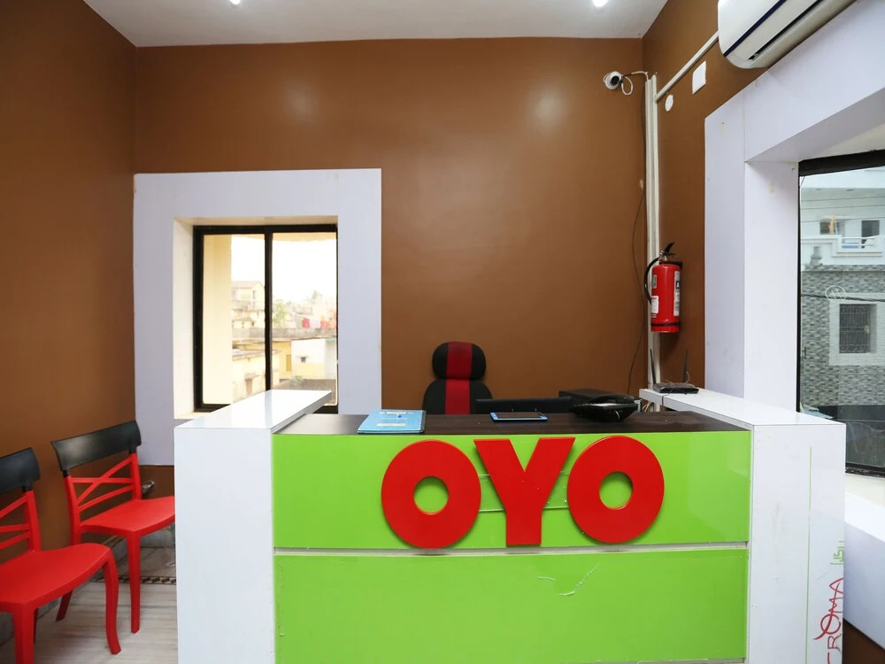 OYO Flagship 19602 Omm Residency