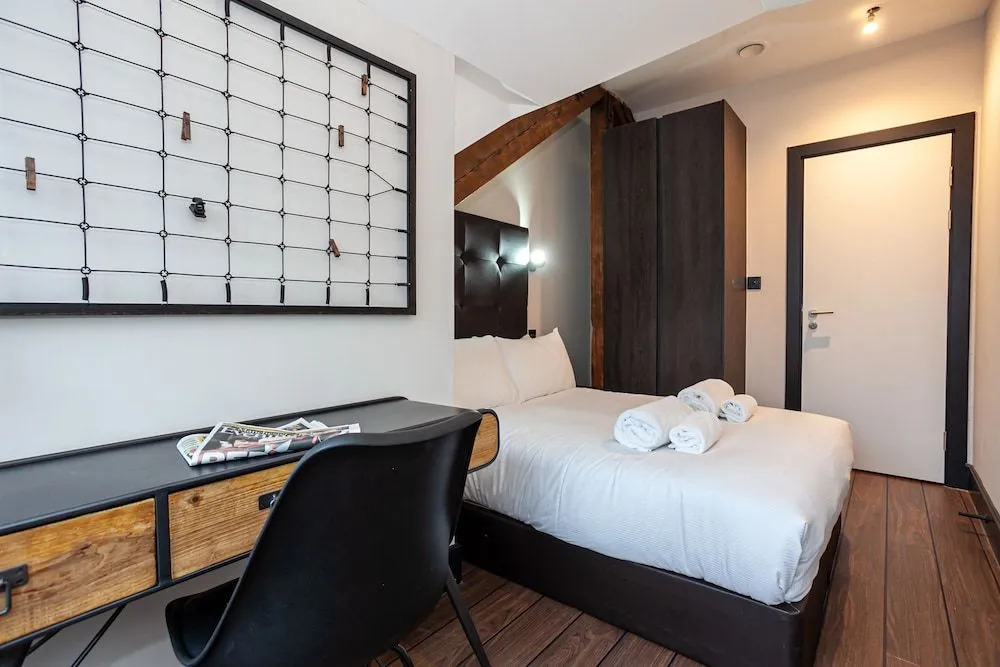 ibis Manchester Centre 96 Portland Street