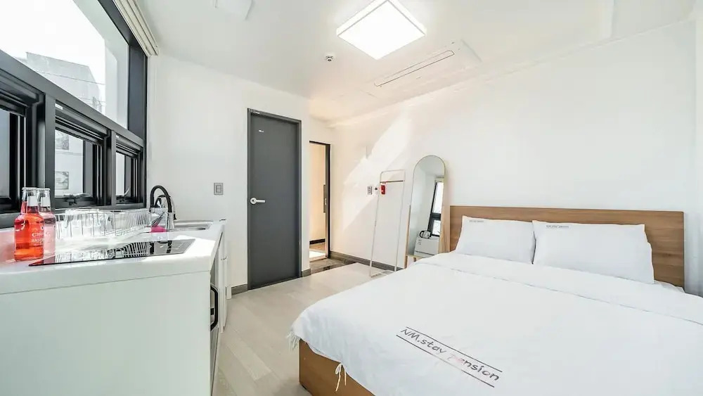 Yeosu Nangmanstay pension