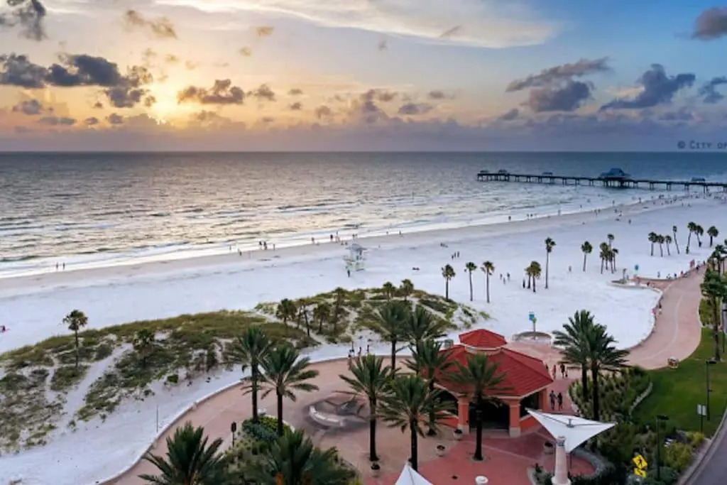 Waterfront -3BR - 2Kings -Pool Balcony - Beach