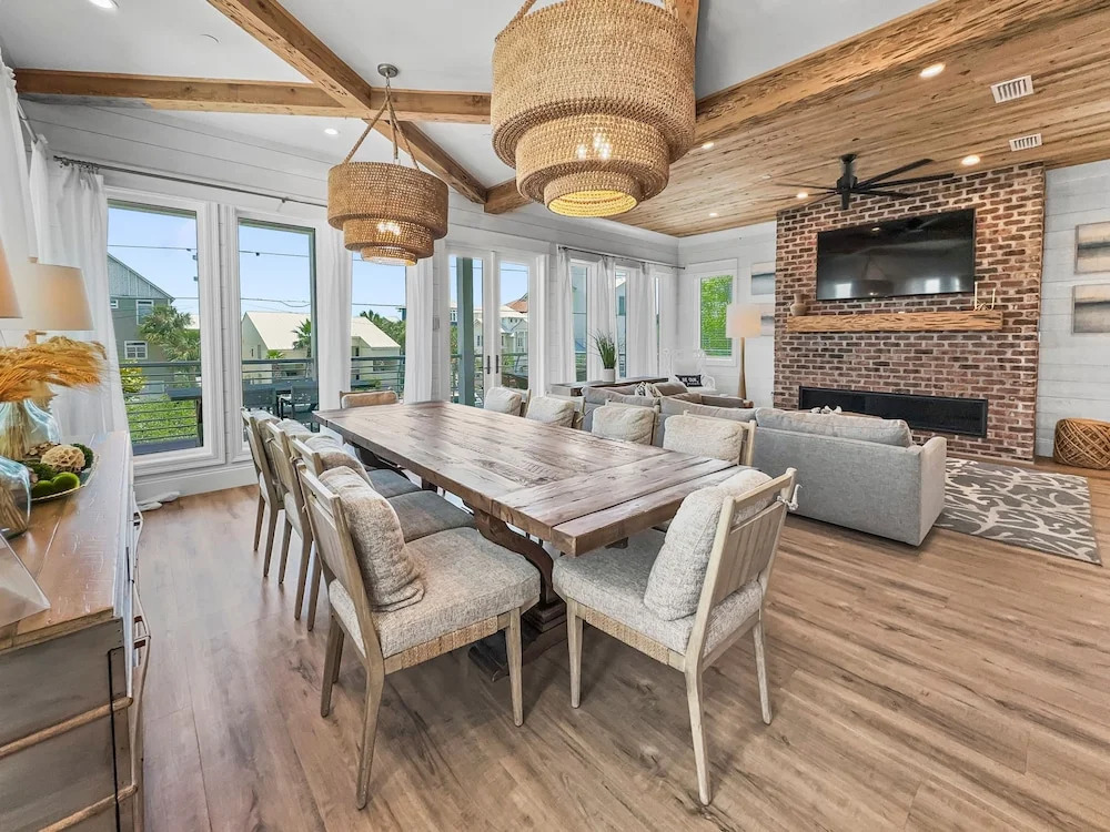 Summer Wind 7 Bedroom Home by RedAwning