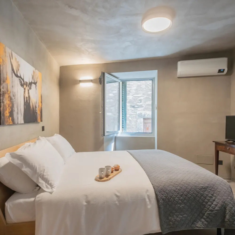 Urios Castle Suites by Rent All Como