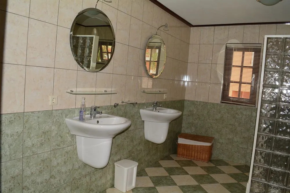 Mirador Apartments