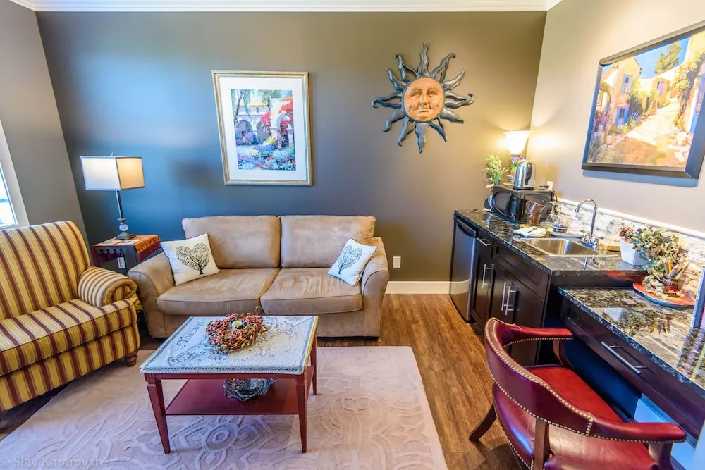 Brookside Inn Boutique Hotel