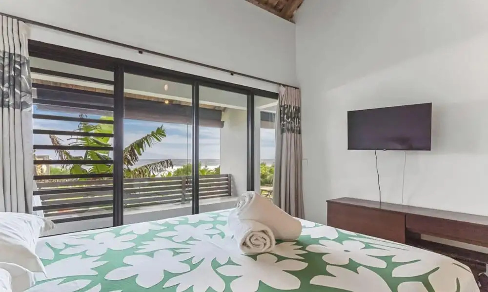 Coastal Bliss 1BR Bungalow by the Sea in Moorea