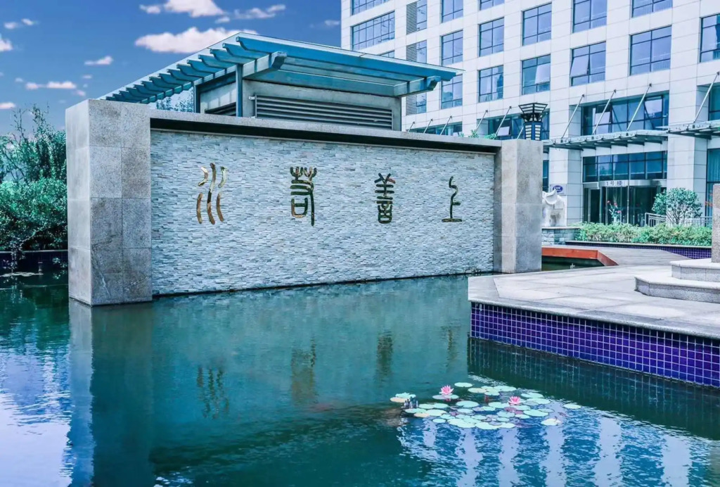 Hundred Hotel