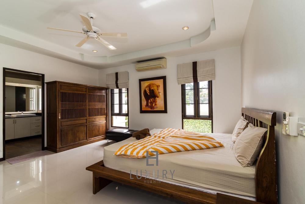 4 Bedroom Private Bali Style Villa HH6