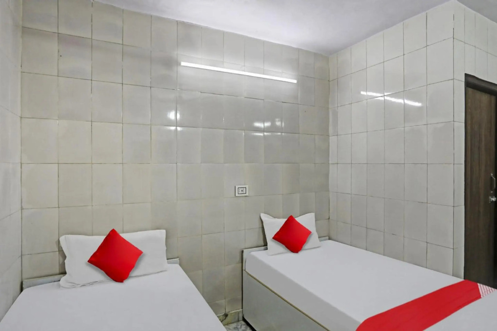 OYO Flagship 80638 Maharaja Rooms And Stay