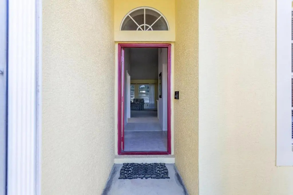 Serene & Attractive Heated Pool Spa Home