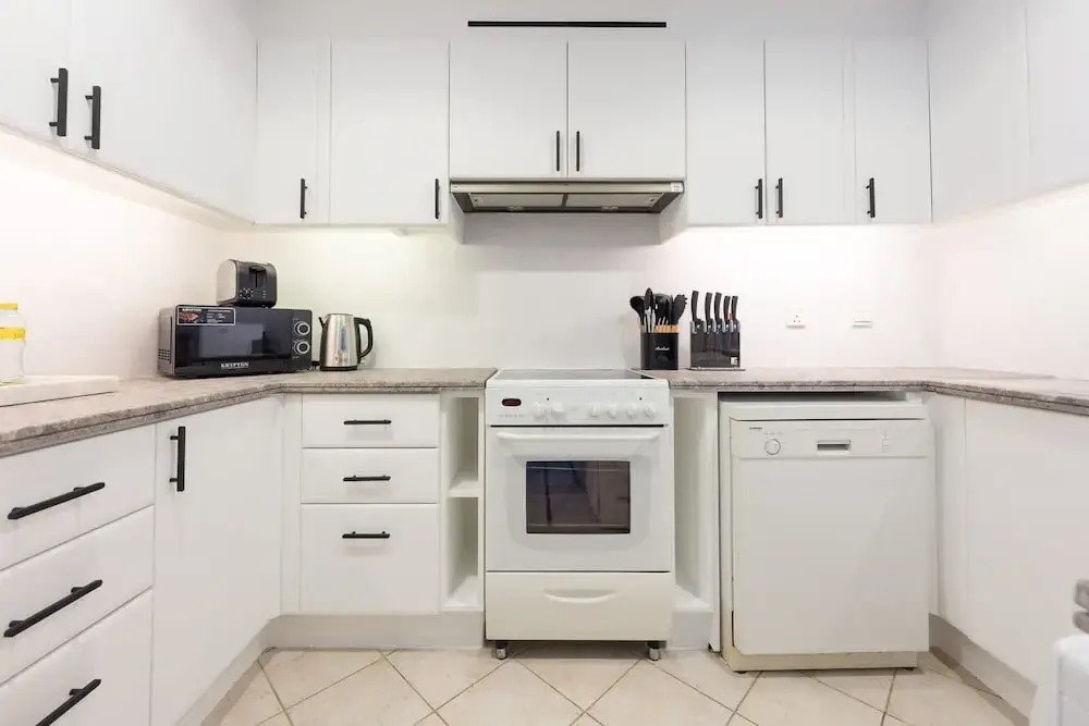 Prime 2BR Near Marina Mall Tram