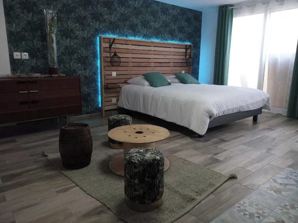 Modern Studio - 2P - Orly