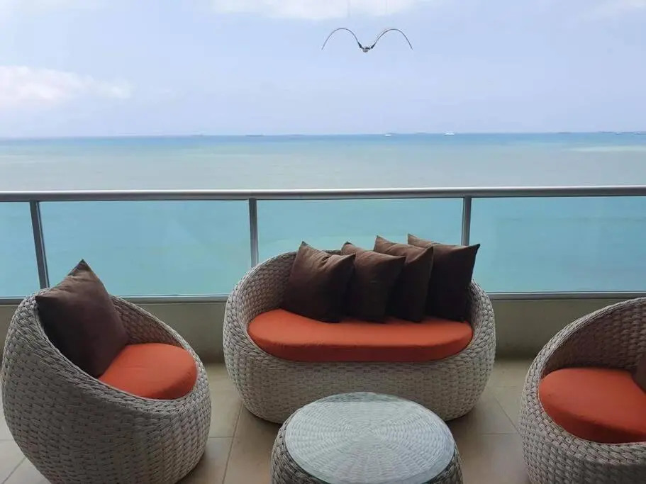 Departamento al pie del mar con hermosa vista / Torre Oceánica
