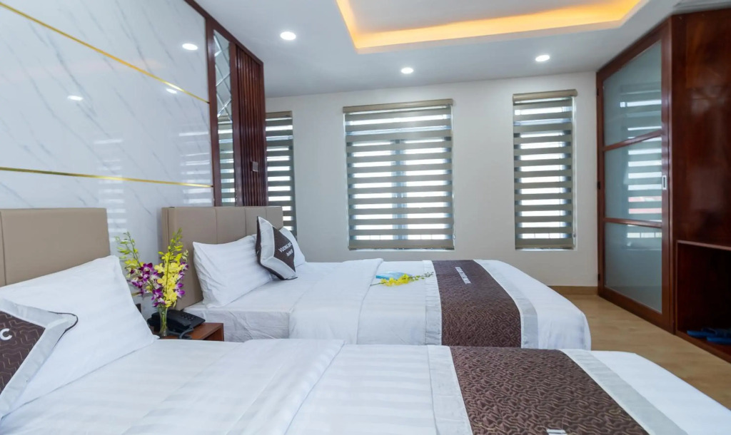 Vương Quốc 3 Hotel