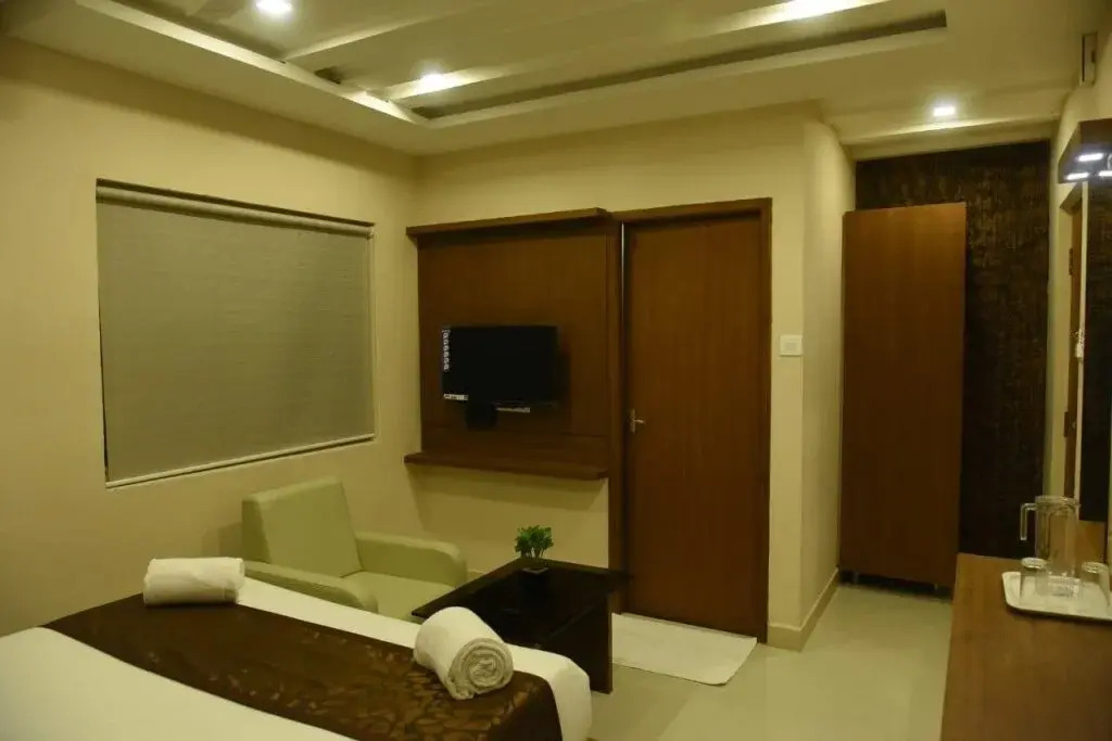 The Hydel Park - Business Class Hotel - Near Central Railway Station