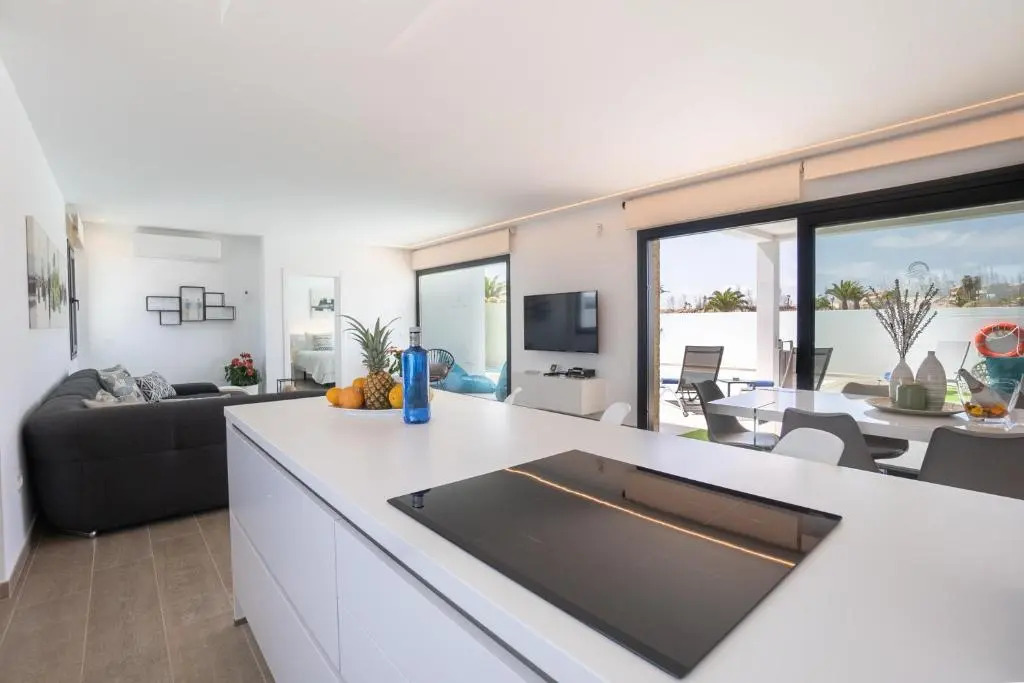 Sea Breeze Villas Lapa and Claca