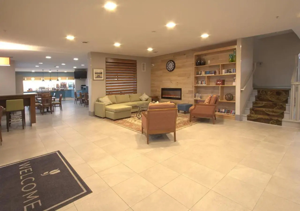 Country Inn & Suites by Radisson, Moline Airport