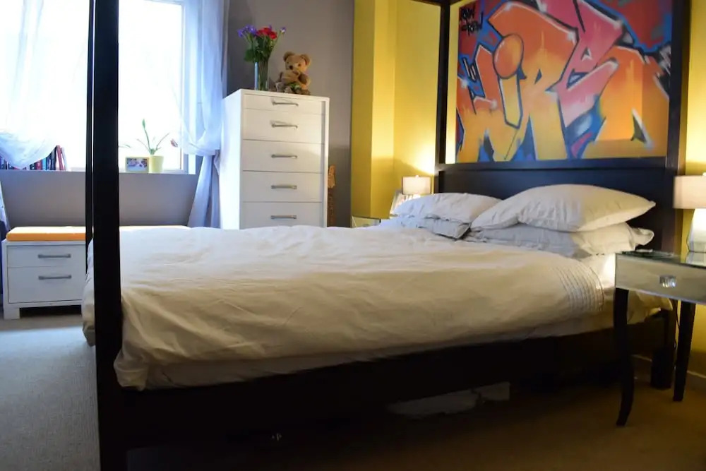 2 Bed Flat in Shoreditch With Balcony