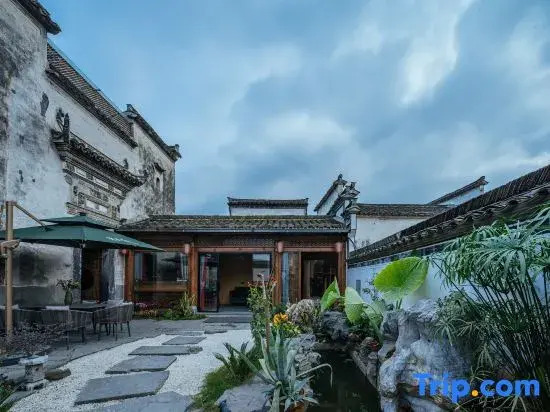 Xidi Wulu · Huizhou-Style Courtyard Leisure Homestay