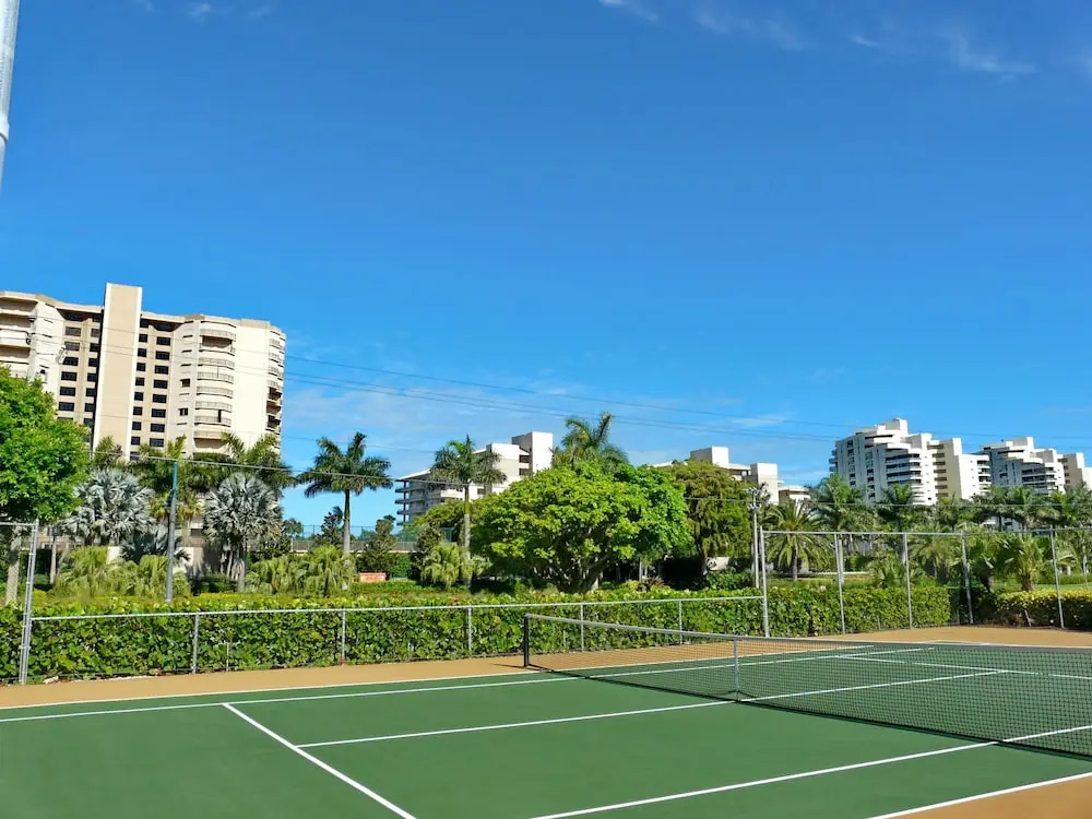 Peaceful Condo With Pool Across From South Beach