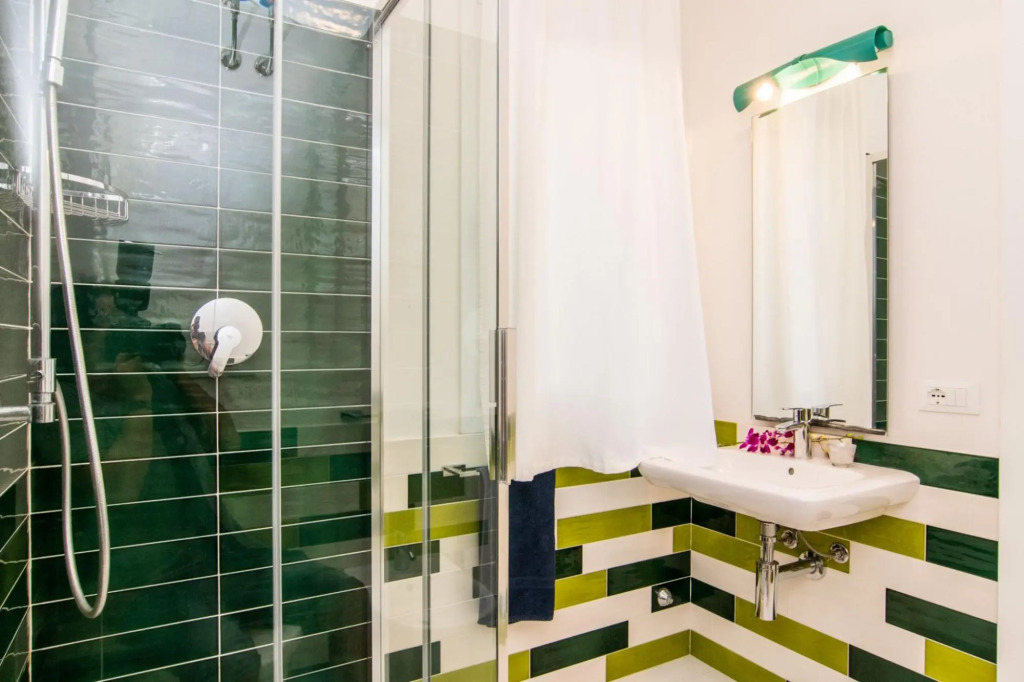 Terraced houses in a quiet seafront area with panoramic views.-Colibrì 2