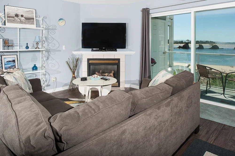 Waters Edge 214