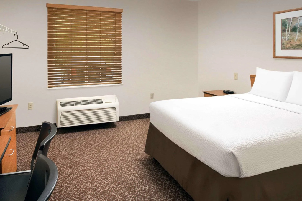 WoodSpring Suites Macon North