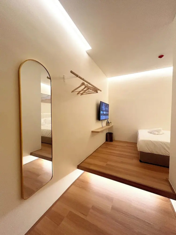 ONE18 Boutique Hotel Self Check In