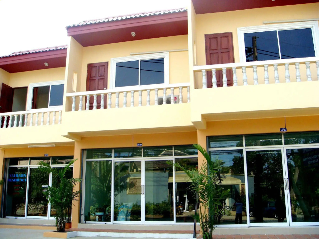 Naiharn Beach Holiday Villa, Rawai Phuket