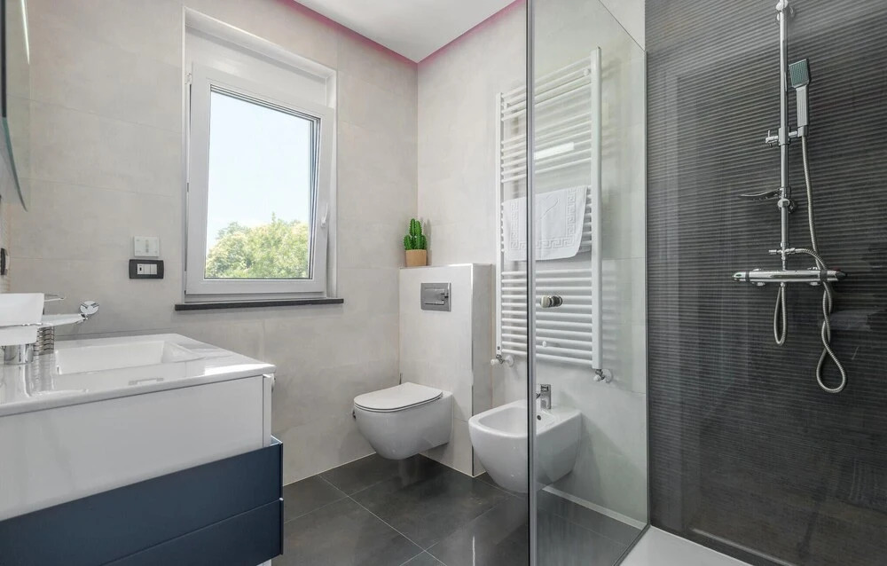Beautiful Home in Porec with Outdoor Swimming Pool, Hot Tub & 6 Bedrooms