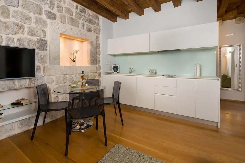 Nije Preša Apartments