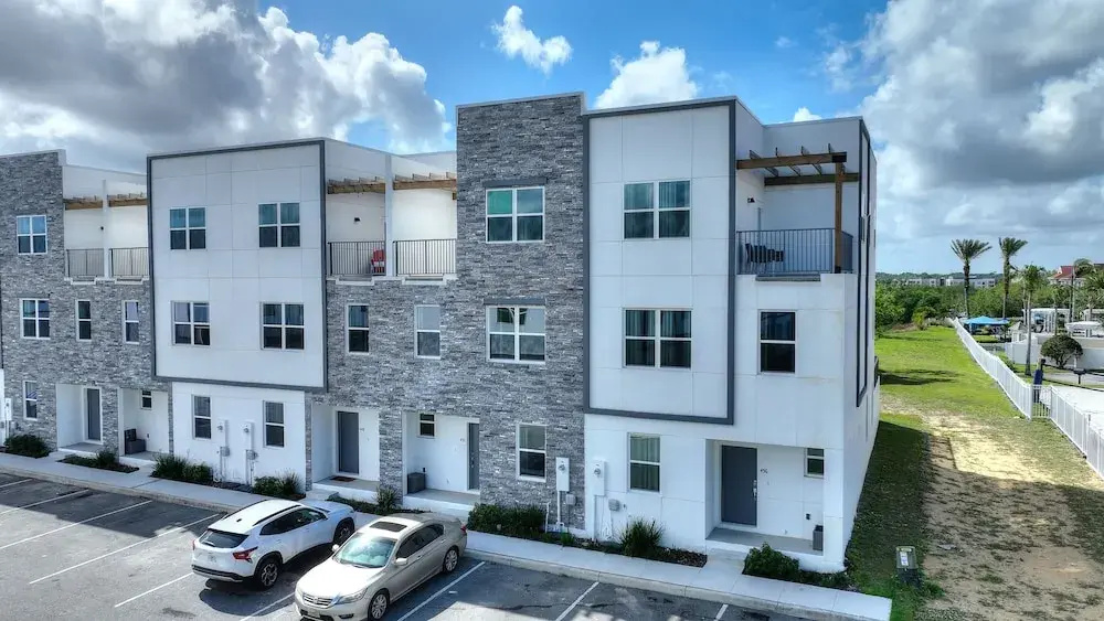 Harmony Haven - Boutique Townhome at Azur Resort Near Disney by Shine Villas