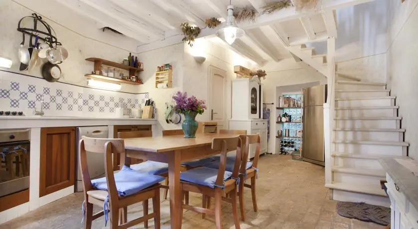 Apartment House Flores Bregovita