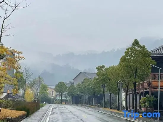 TENGCHONGTENGYUSHIGUANG