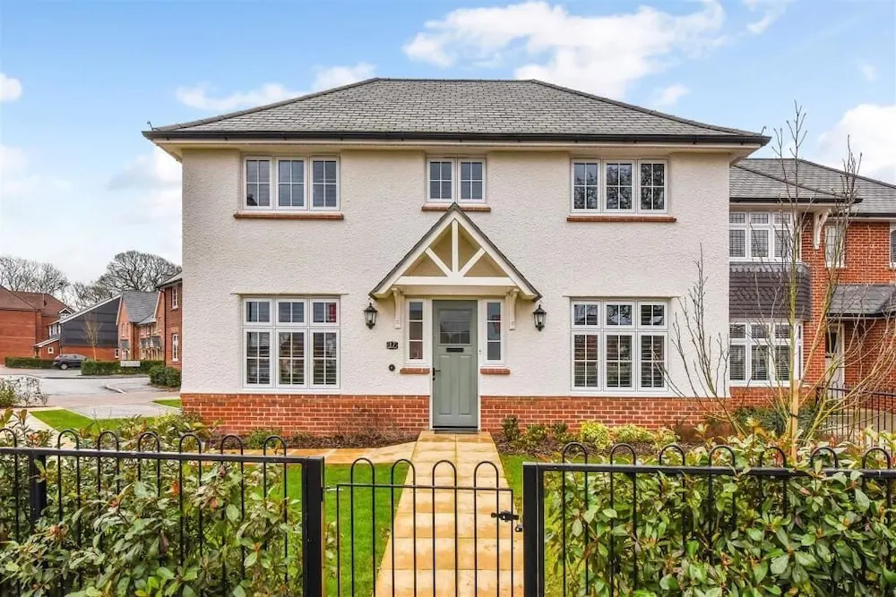 Barfoot Close