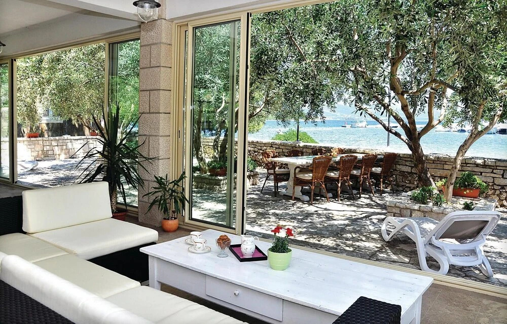 Beautiful Home in Lumbarda With 4 Bedrooms, Wifi and Outdoor Swimming Pool
