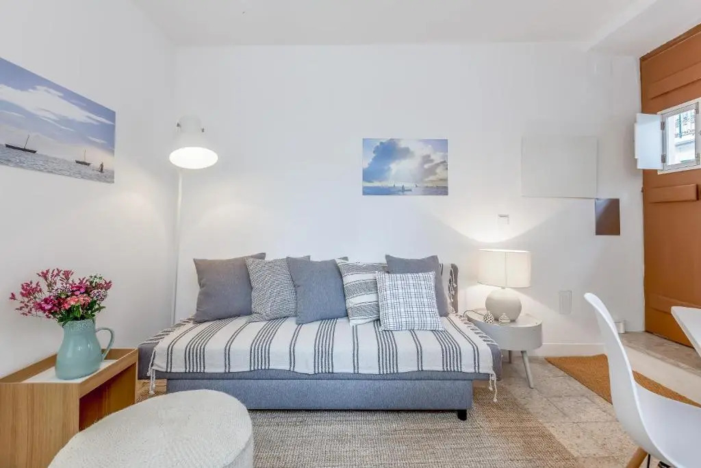 Renovated Typical Baixa Apartment, By TimeCooler