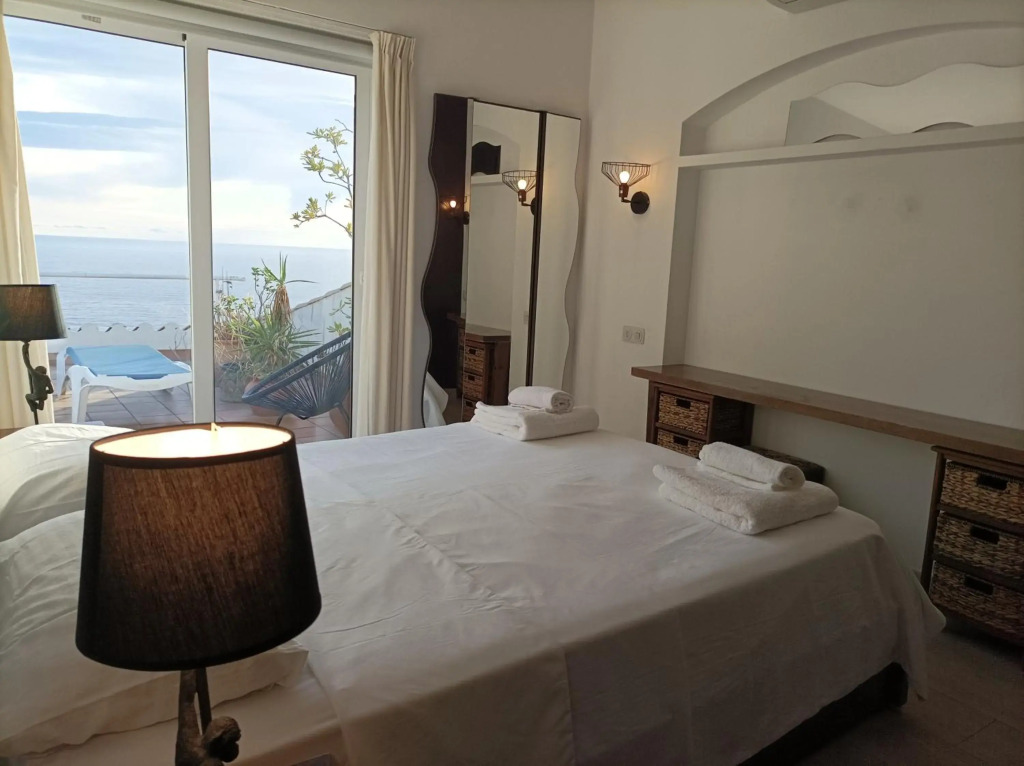 Sol y Mar 8-Maison jumelée avec terrasse, piscine et parking communautaire, surplomb de mer
