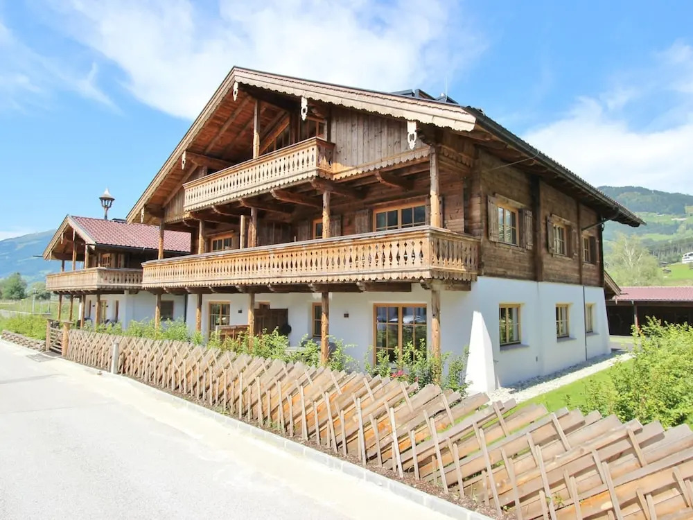 Apartment in Hollersbach near Ski Lift