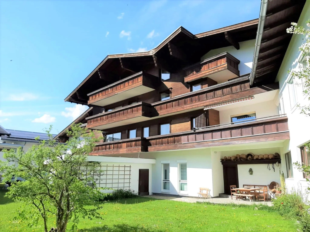 Pleasant Holiday Home in Altenmarkt im Pongau with Garden