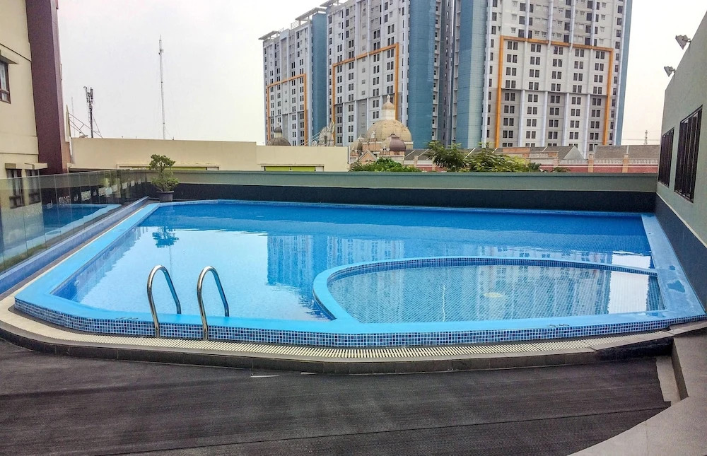 Best Location Studio Room Atria Residence Apartment Gading Serpong By Travelio