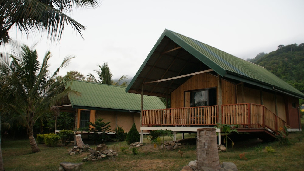 Lodge Hummingbird - Lake Bosomtwe