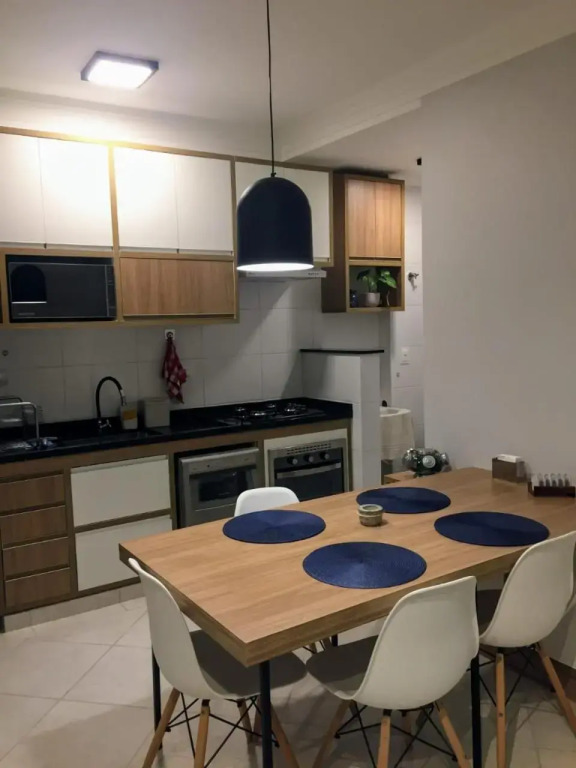 Apartamento novíssimo a 3 quadras da praia, com piscina, sala de jogos, sauna e churrasqueira!