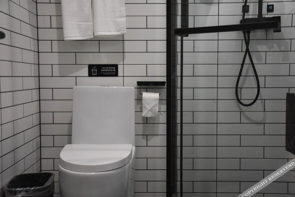 SpaceBox Hotel