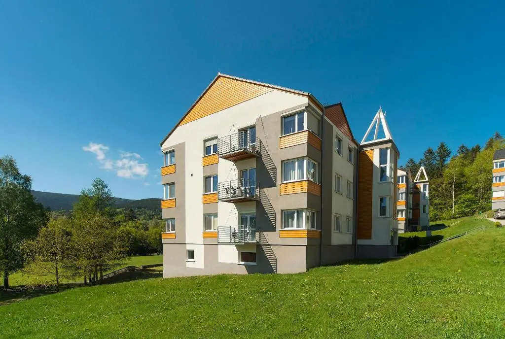 Stonowane i Eleganckie Apartamenty Sun Seasons 24 w Świeradowie Zdroju by Noclegi Renters