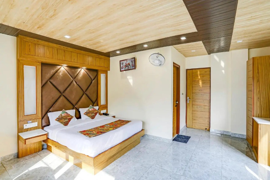 Fabhotel Wood View