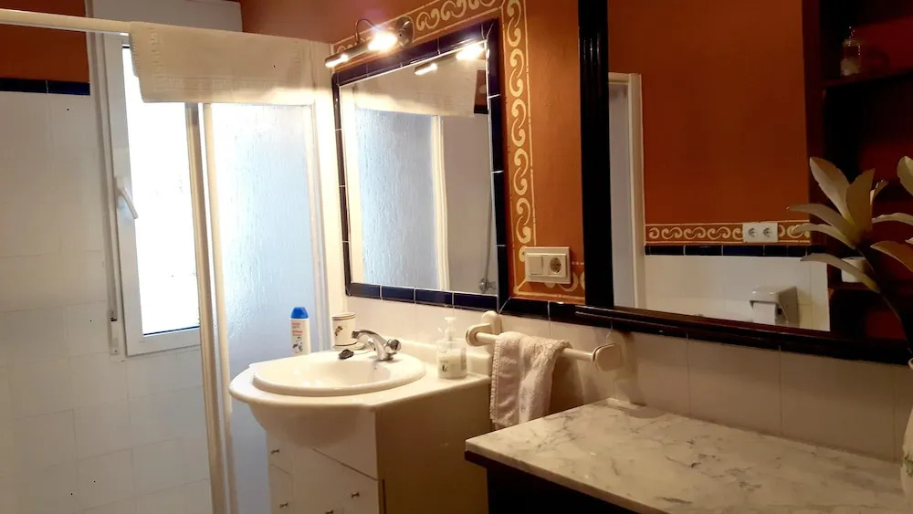 Villa With 4 Bedrooms in Málaga, With Wonderful Mountain View, Private
