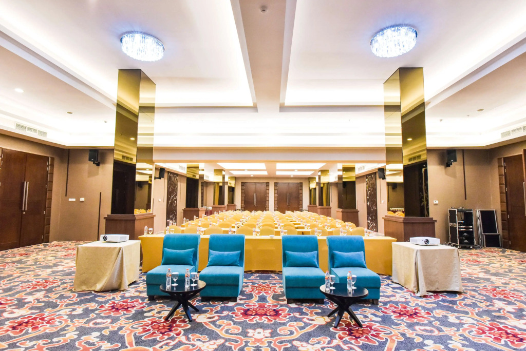 Golden Tulip Essential Tangerang
